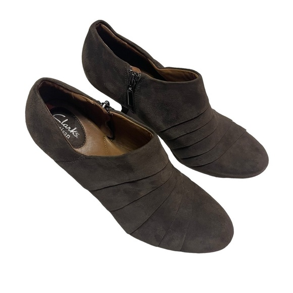 Clarks Artisan Society Gown Ii Brown Pleating Shooties size 9M - Picture 1 of 8